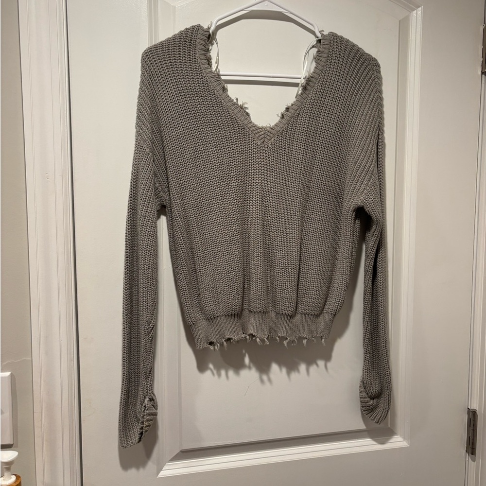 moon & madison Frayed Hem V-Neck Sweater in sage green
